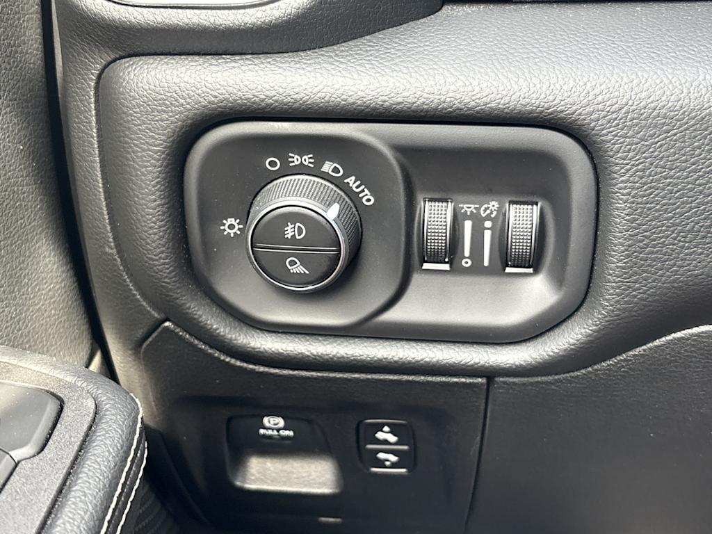 Thumbnail: 2026 RAM 1500 - 27