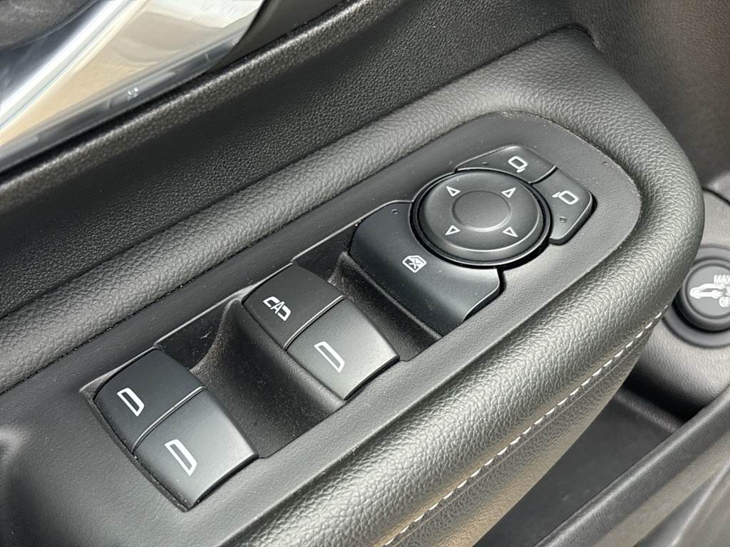 Thumbnail: 2024 GMC Terrain - 25