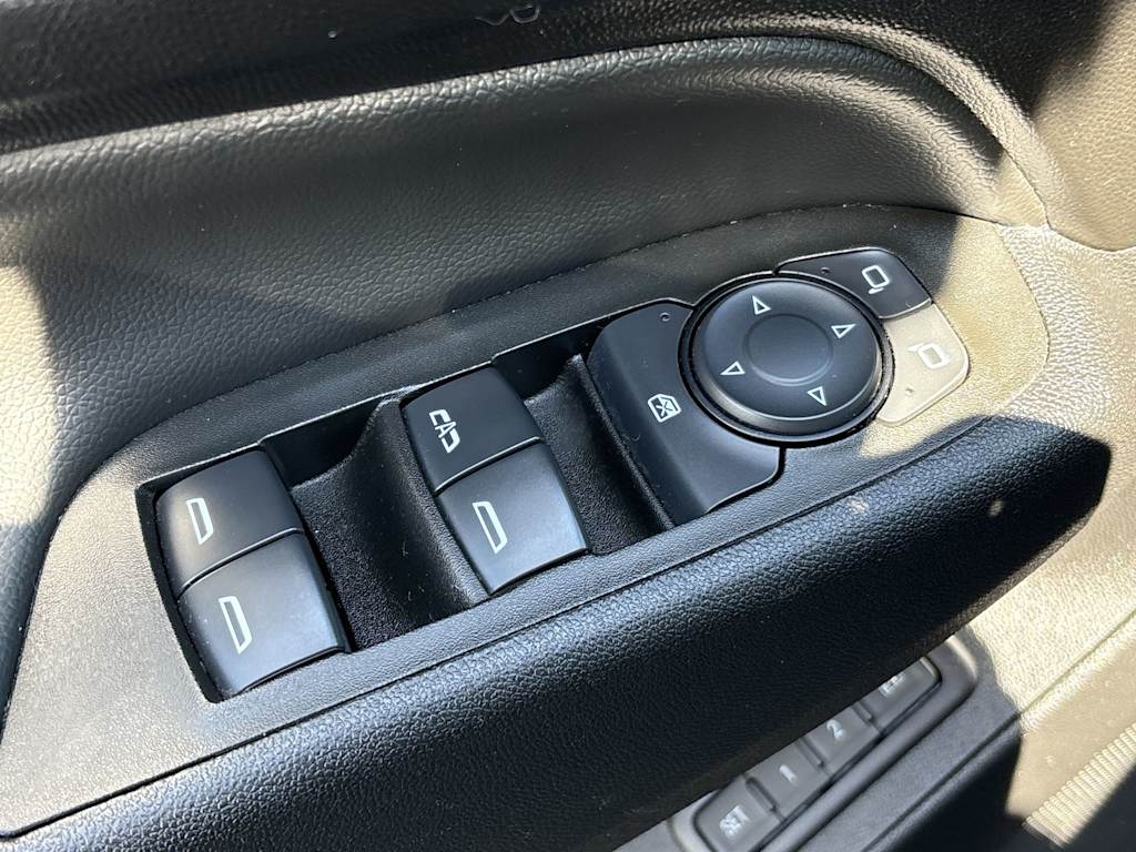 Thumbnail: 2021 Chevrolet Equinox - 22