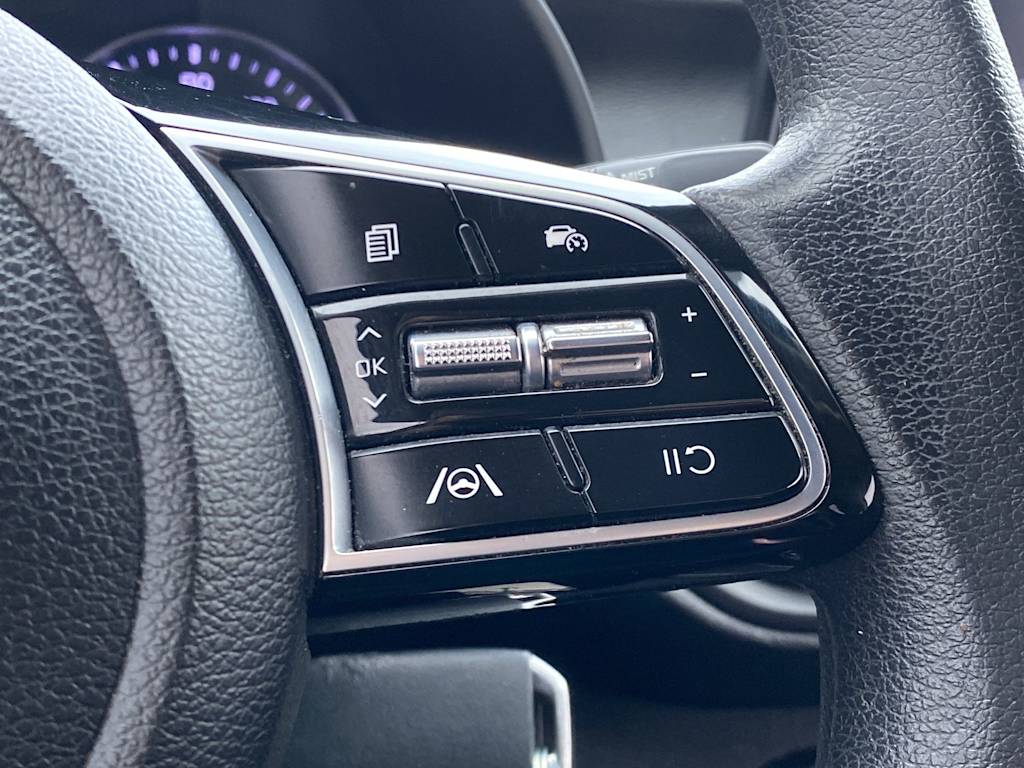 Thumbnail: 2023 Kia Forte - 25