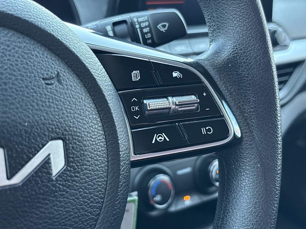 Thumbnail: 2023 Kia Forte - 33
