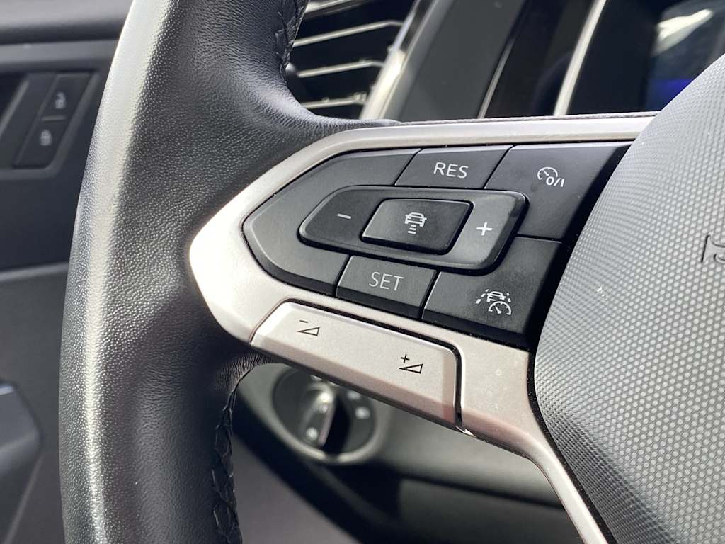 Thumbnail: 2024 Volkswagen Jetta - 25