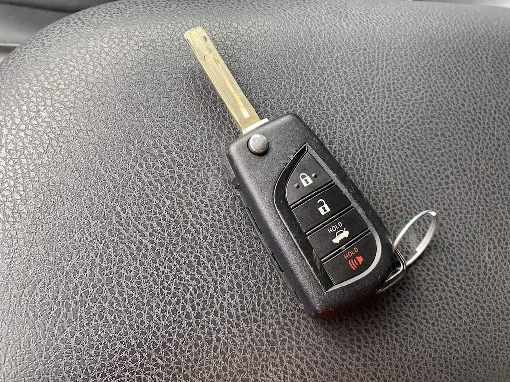 Thumbnail: 2021 Toyota Camry - 13