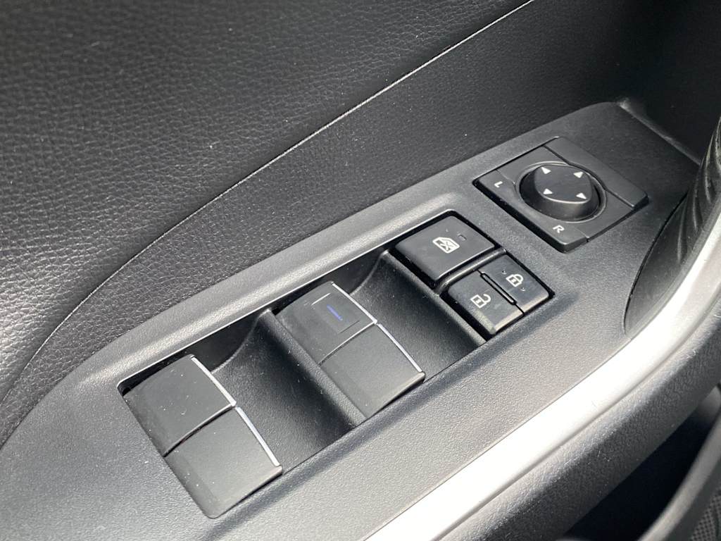 Thumbnail: 2021 Toyota RAV4 - 25