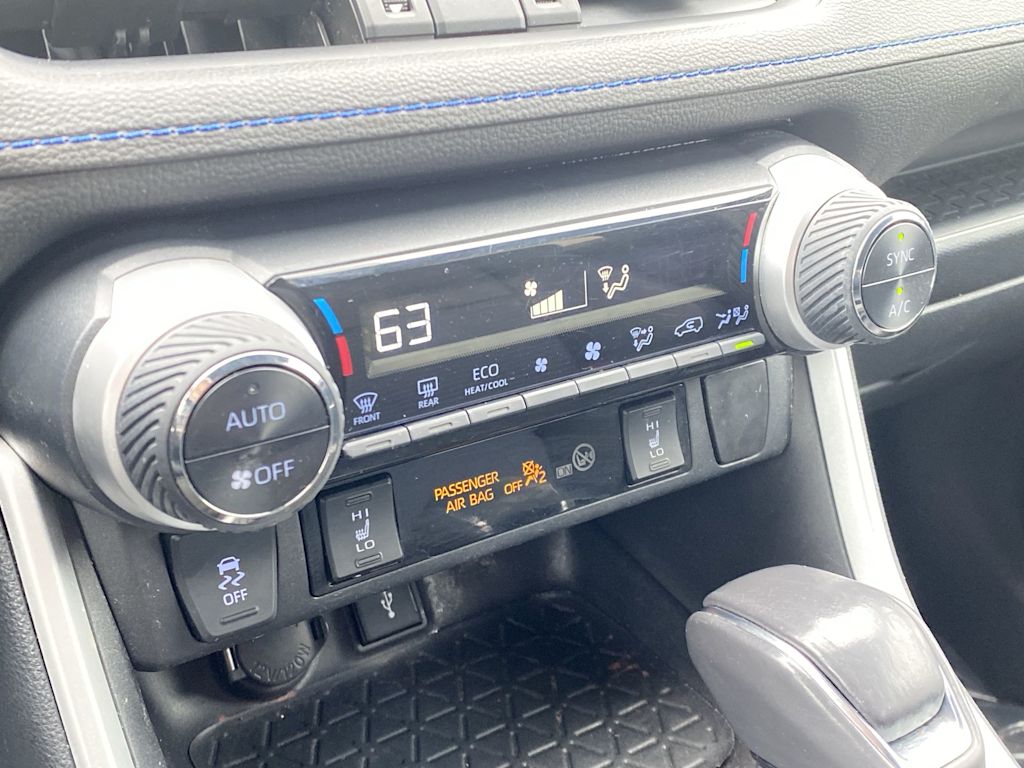 Thumbnail: 2021 Toyota RAV4 - 28