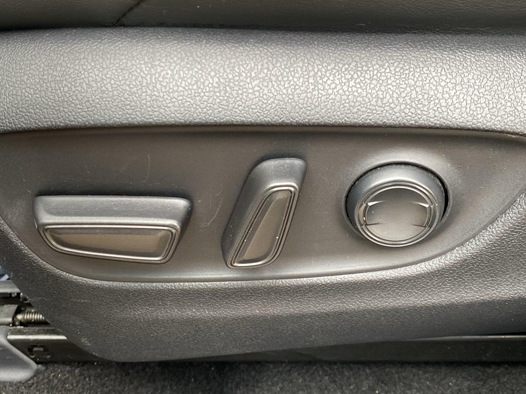 Thumbnail: 2021 Toyota RAV4 - 26