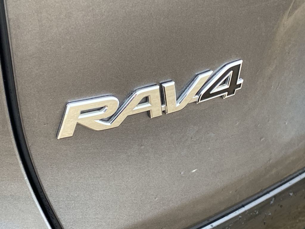Thumbnail: 2021 Toyota RAV4 - 7