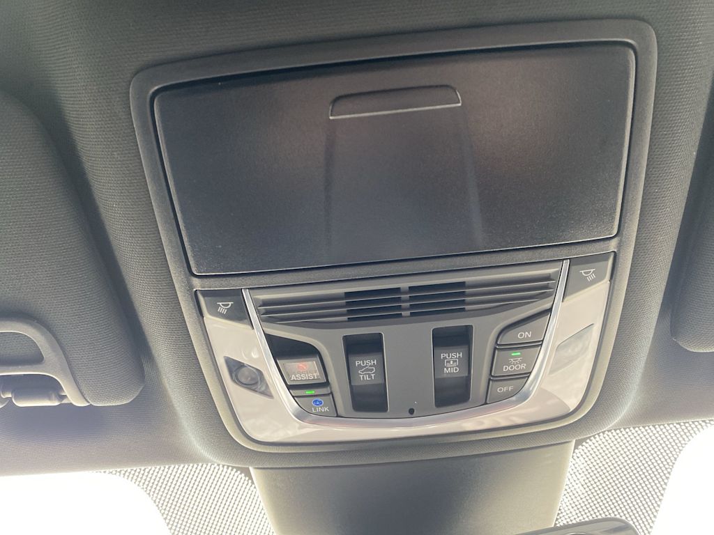 Thumbnail: 2022 Acura MDX - 31