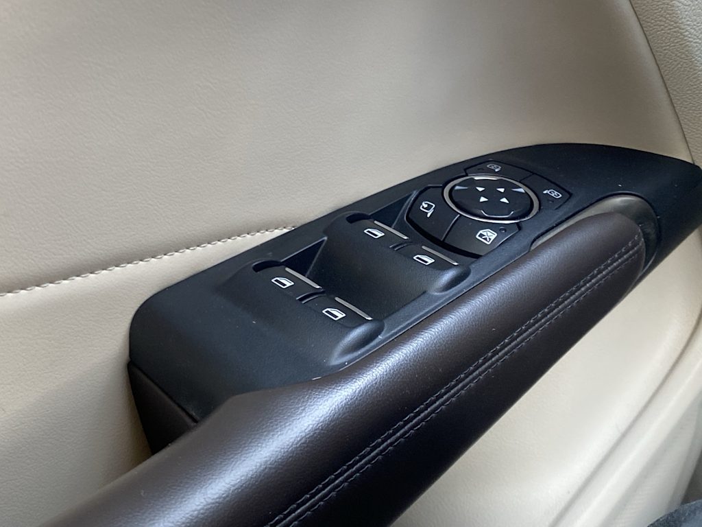 Thumbnail: 2018 Lincoln MKC - 25