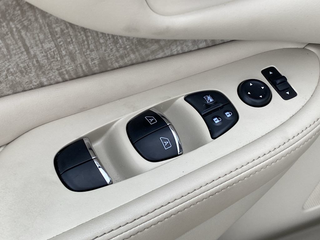 Thumbnail: 2019 Nissan Murano - 25