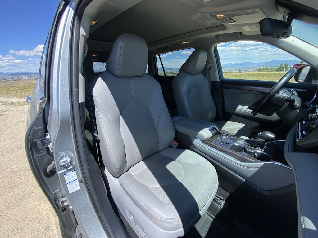 Thumbnail: 2021 Toyota Highlander - 7