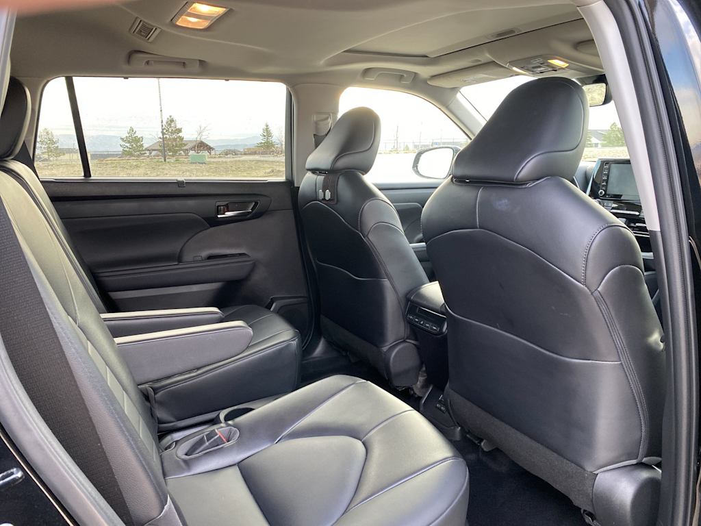 Thumbnail: 2022 Toyota Highlander - 12