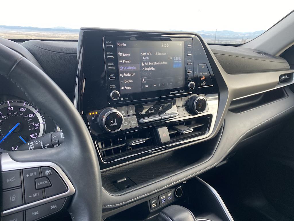 Thumbnail: 2022 Toyota Highlander - 13