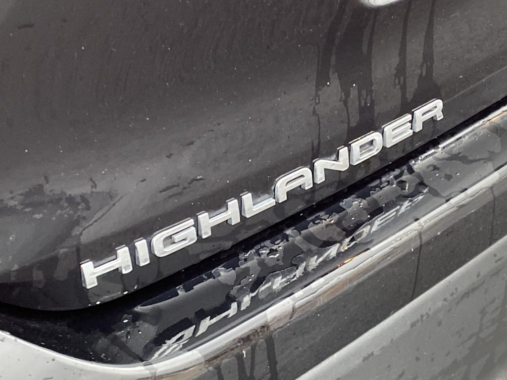 Thumbnail: 2022 Toyota Highlander - 8