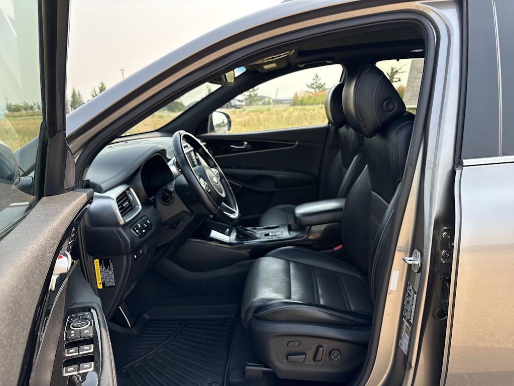 Thumbnail: 2017 Kia Sorento - 9