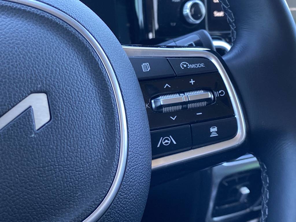 Thumbnail: 2023 Kia Sorento - 35