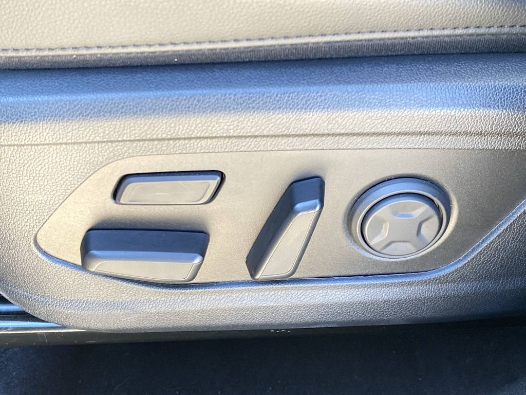 Thumbnail: 2023 Kia Sorento - 26