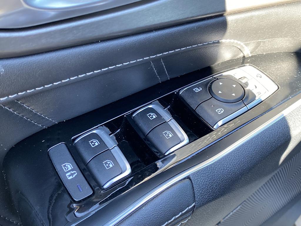 Thumbnail: 2023 Kia Sorento - 25