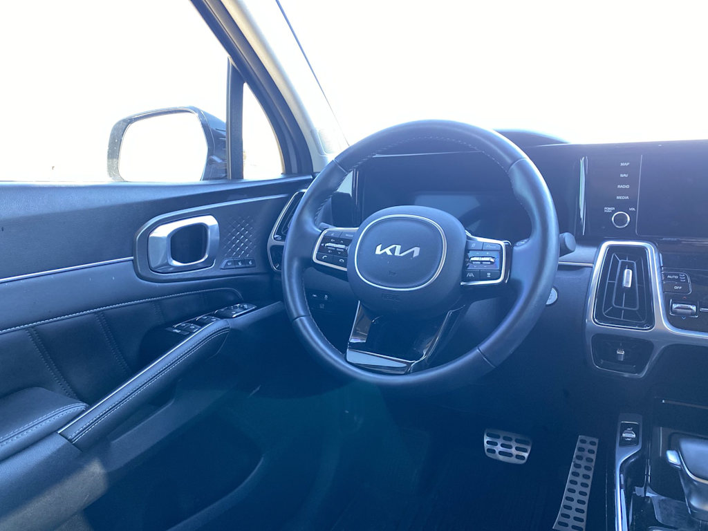 Thumbnail: 2023 Kia Sorento - 8