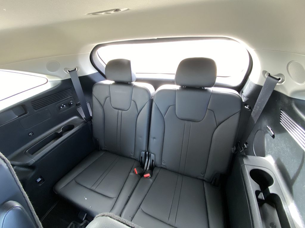 Thumbnail: 2023 Kia Sorento - 40