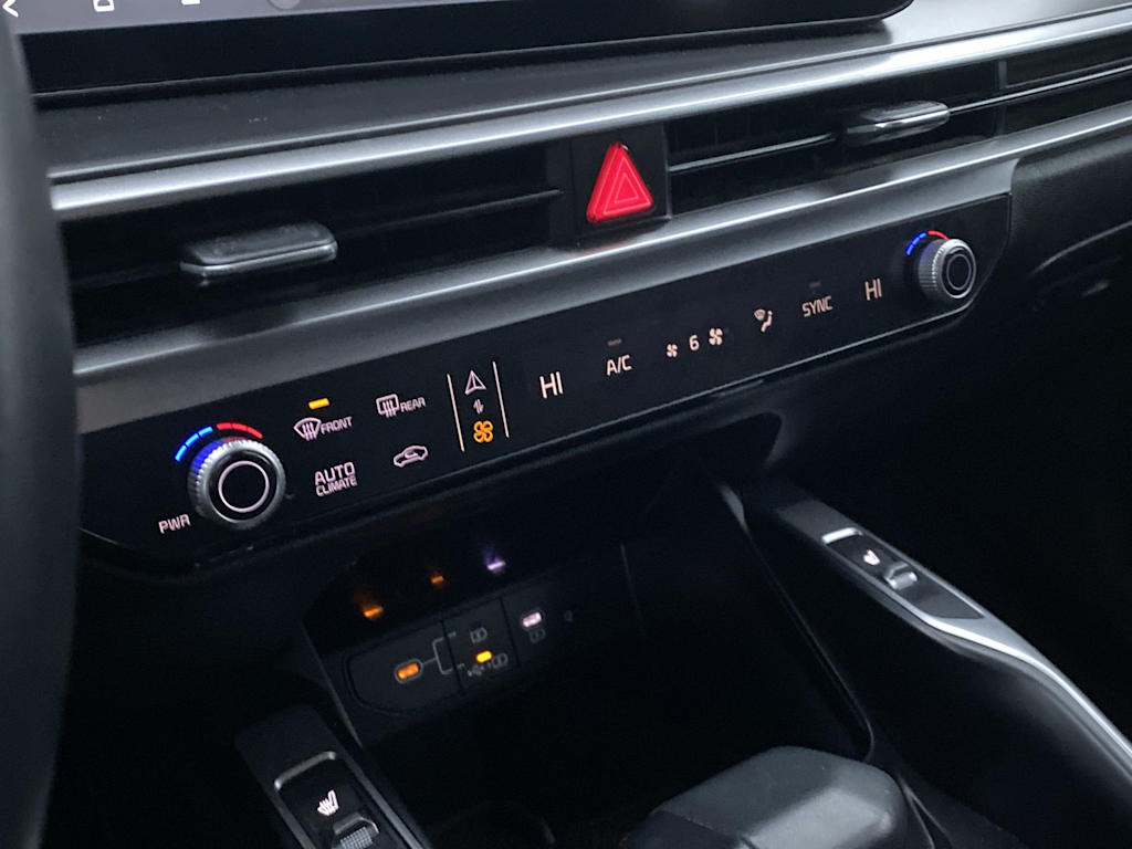 Thumbnail: 2024 Kia Sorento - 32