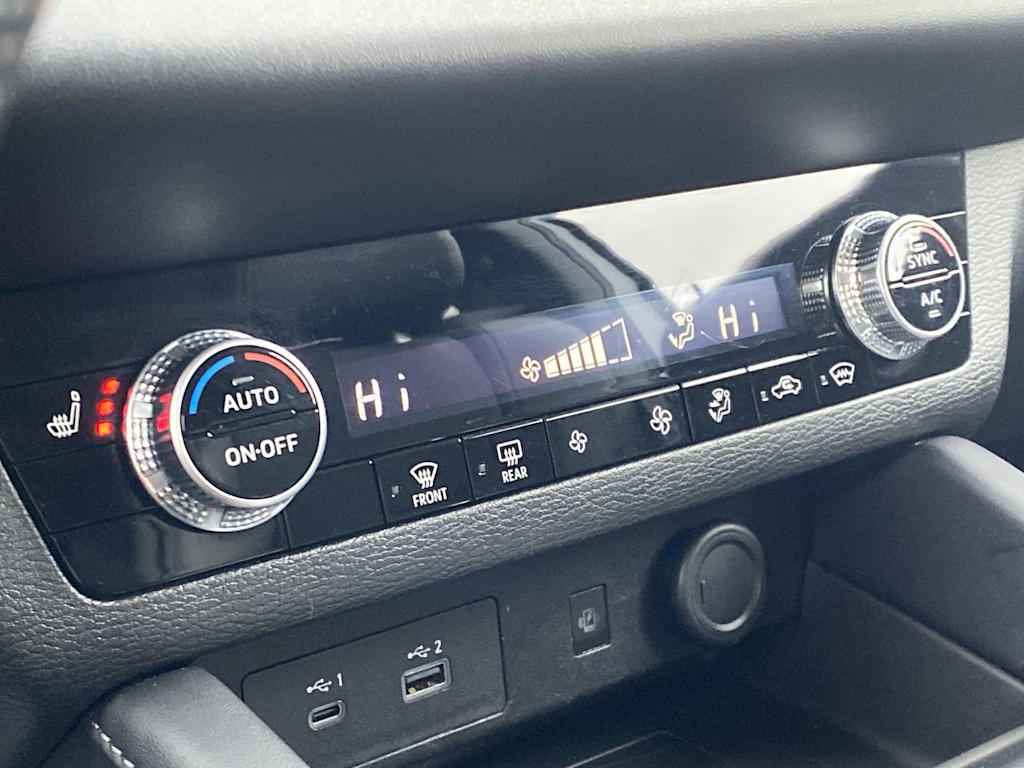 Thumbnail: 2024 Mitsubishi Outlander - 28