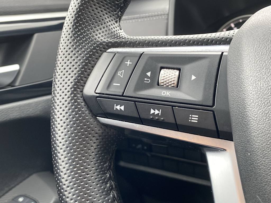 Thumbnail: 2024 Mitsubishi Outlander - 26