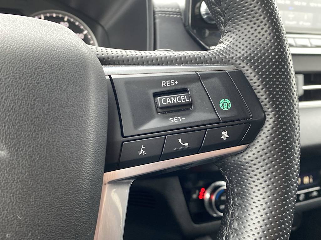 Thumbnail: 2024 Mitsubishi Outlander - 25