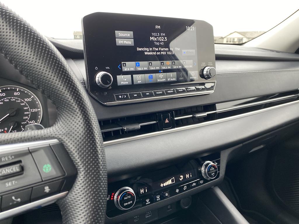 Thumbnail: 2024 Mitsubishi Outlander - 9