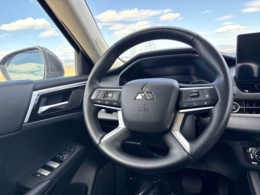 Thumbnail: 2025 Mitsubishi Outlander - 8