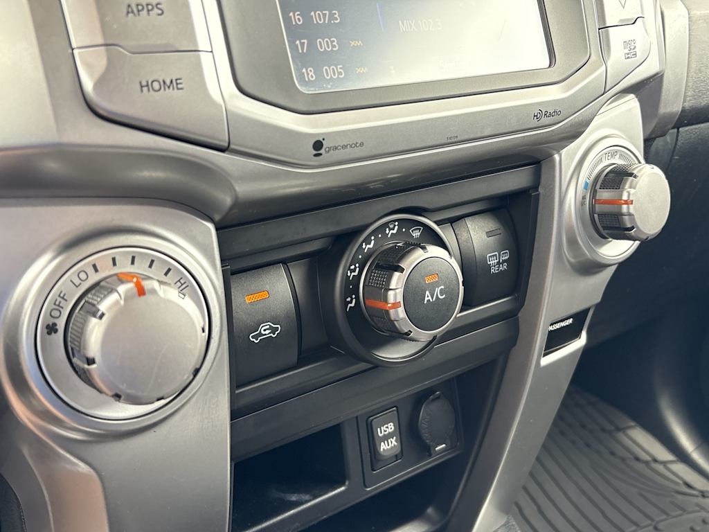 Thumbnail: 2016 Toyota 4Runner - 27