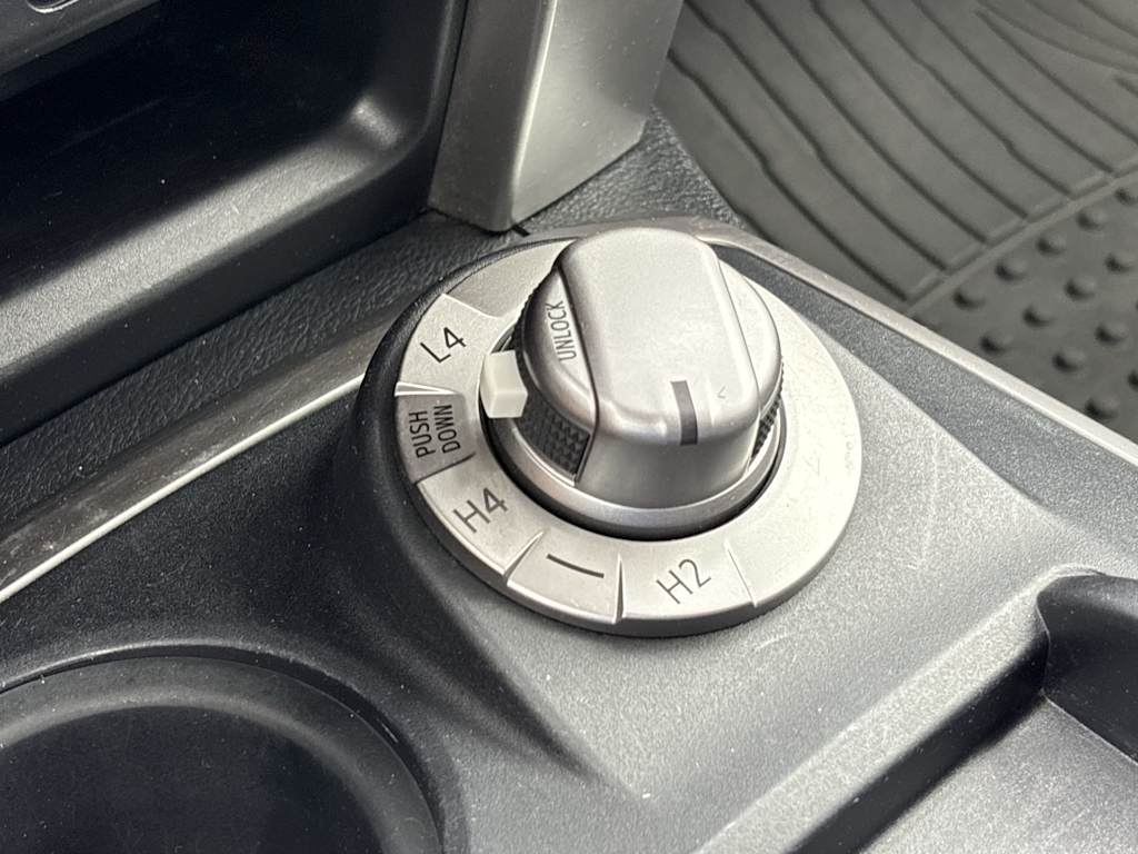 Thumbnail: 2016 Toyota 4Runner - 12