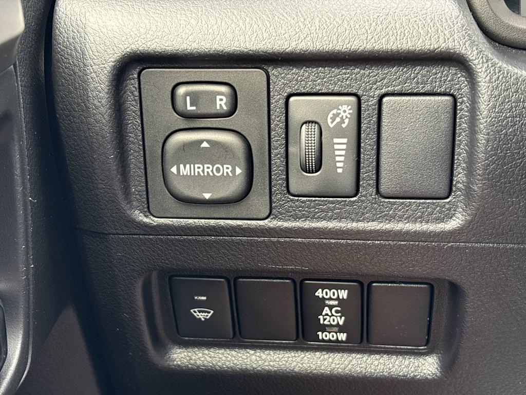Thumbnail: 2016 Toyota 4Runner - 26