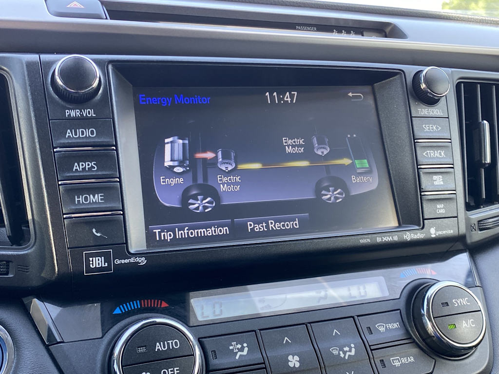 Thumbnail: 2017 Toyota RAV4 - 26