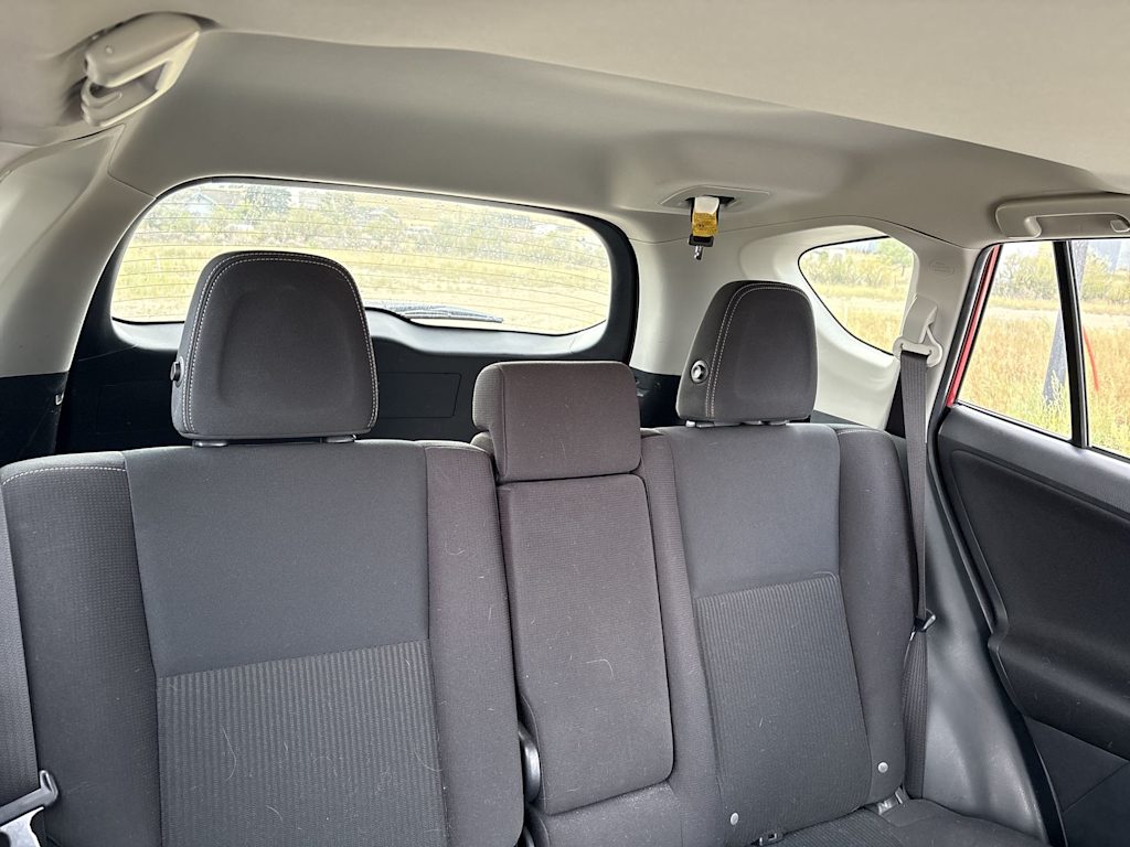 Thumbnail: 2015 Toyota RAV4 - 8
