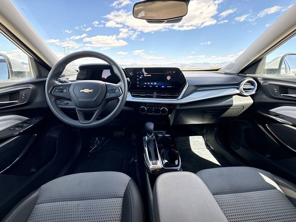 Thumbnail: 2025 Chevrolet Trax - 2