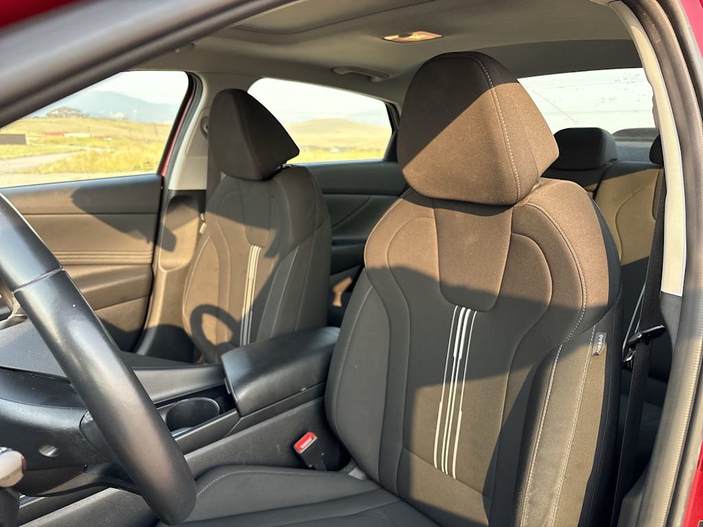 Thumbnail: 2025 Hyundai Elantra - 25