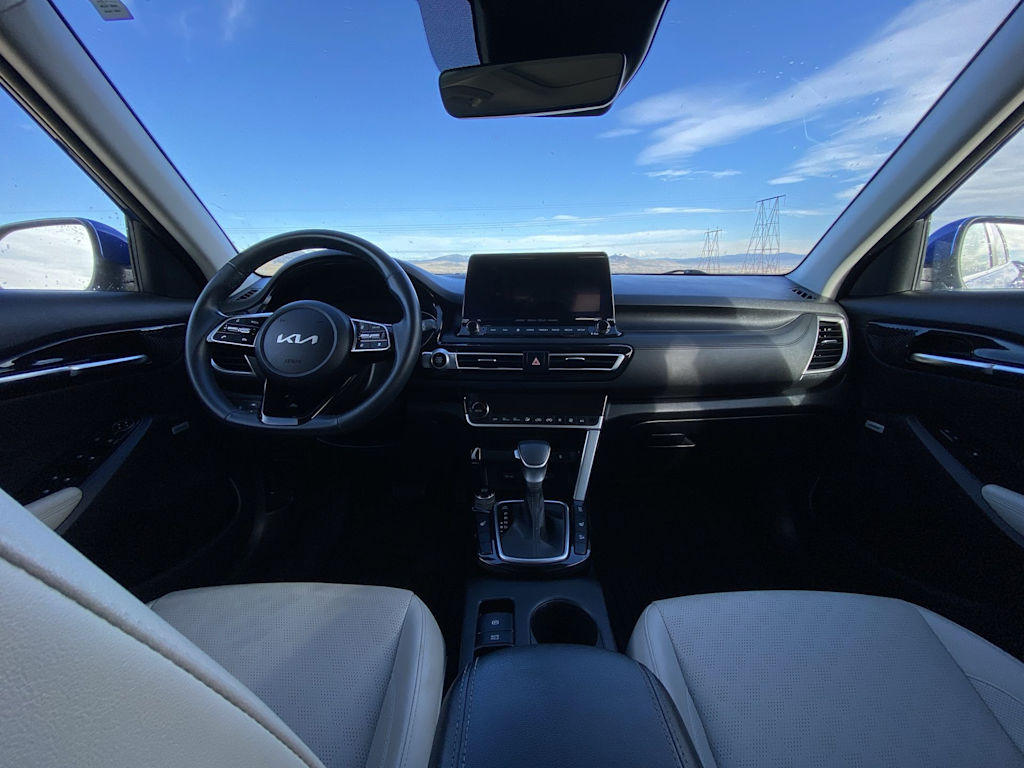 Thumbnail: 2023 Kia Seltos - 2