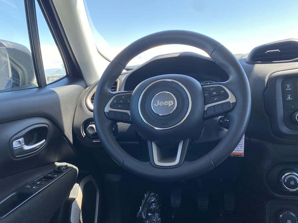 Thumbnail: 2016 Jeep Renegade - 7