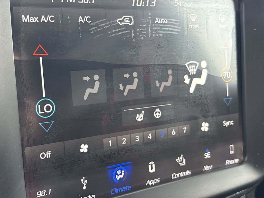Thumbnail: 2018 Jeep Renegade - 19
