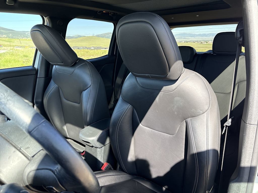 Thumbnail: 2019 Jeep Renegade - 23