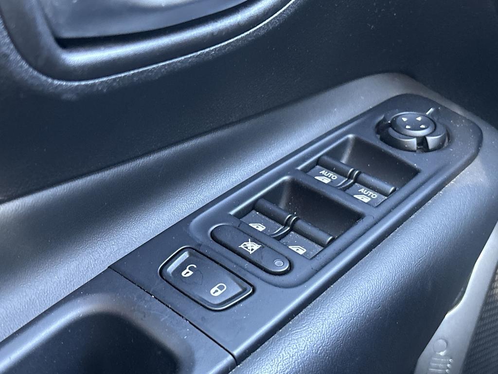 Thumbnail: 2019 Jeep Renegade - 24