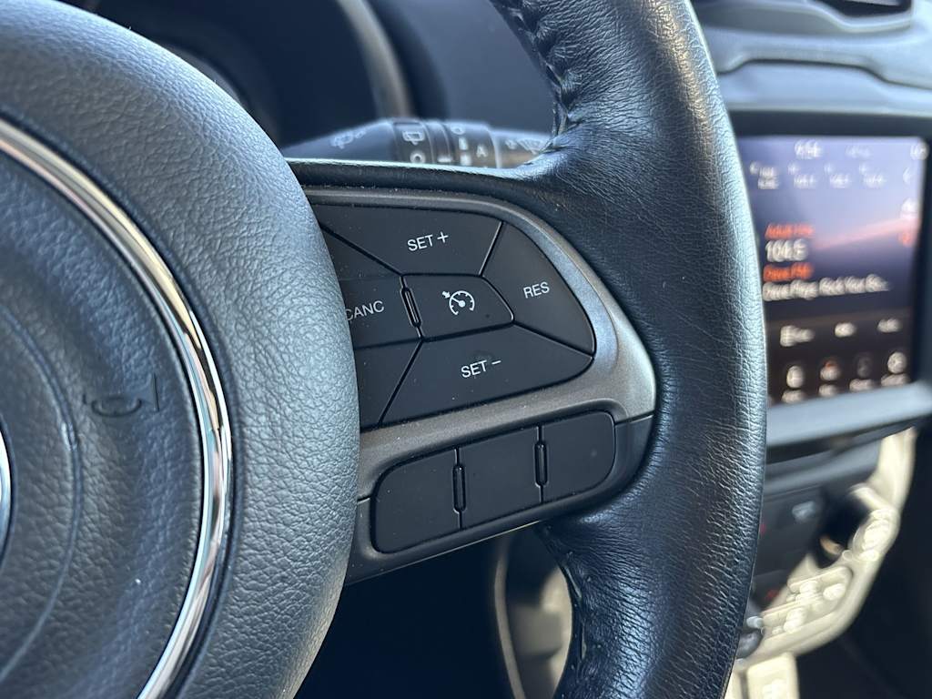 Thumbnail: 2019 Jeep Renegade - 27