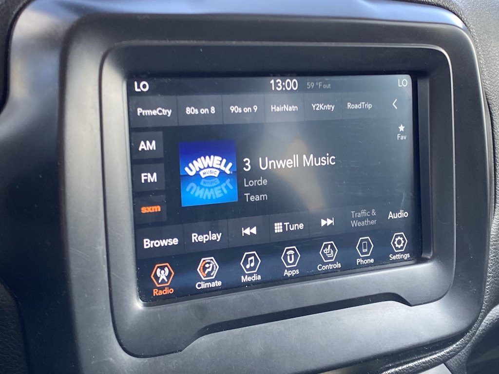 Thumbnail: 2019 Jeep Renegade - 32