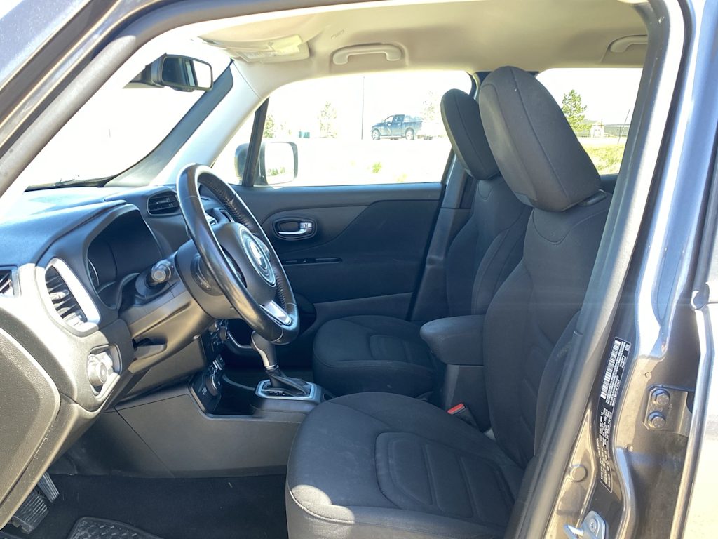 Thumbnail: 2019 Jeep Renegade - 9