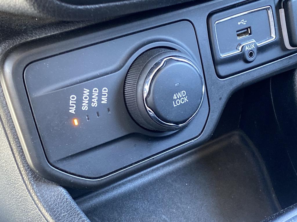Thumbnail: 2019 Jeep Renegade - 29