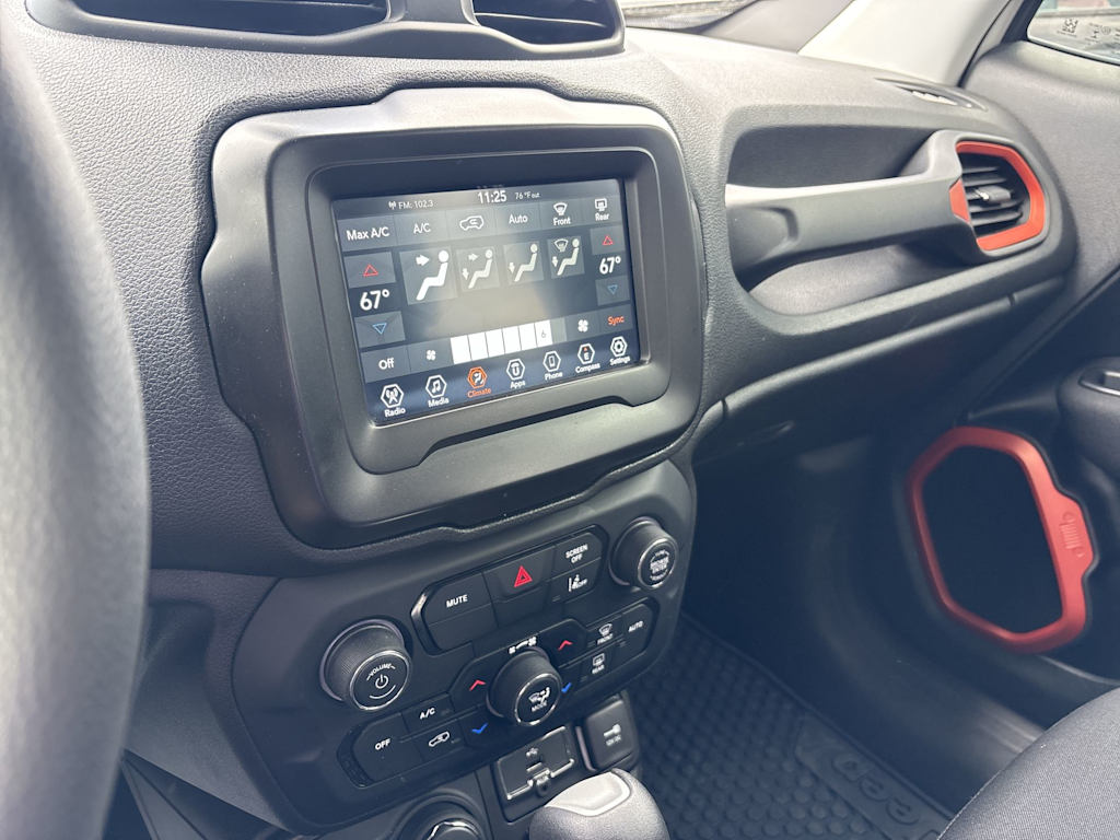 Thumbnail: 2021 Jeep Renegade - 9