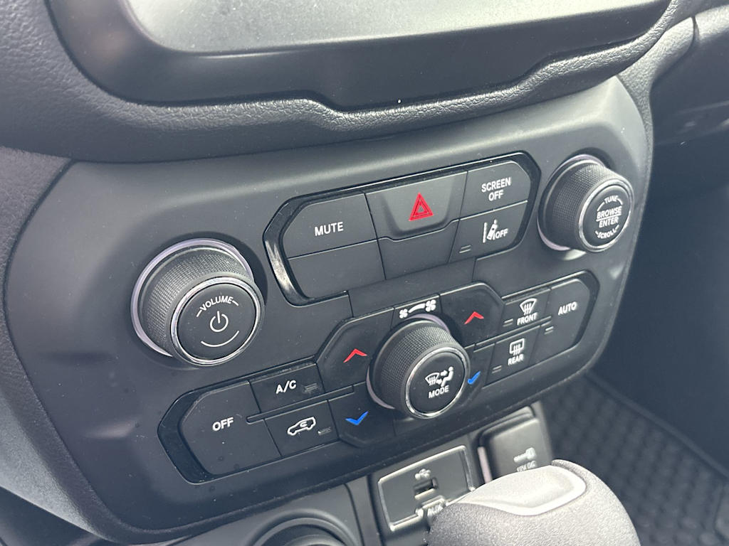 Thumbnail: 2021 Jeep Renegade - 23