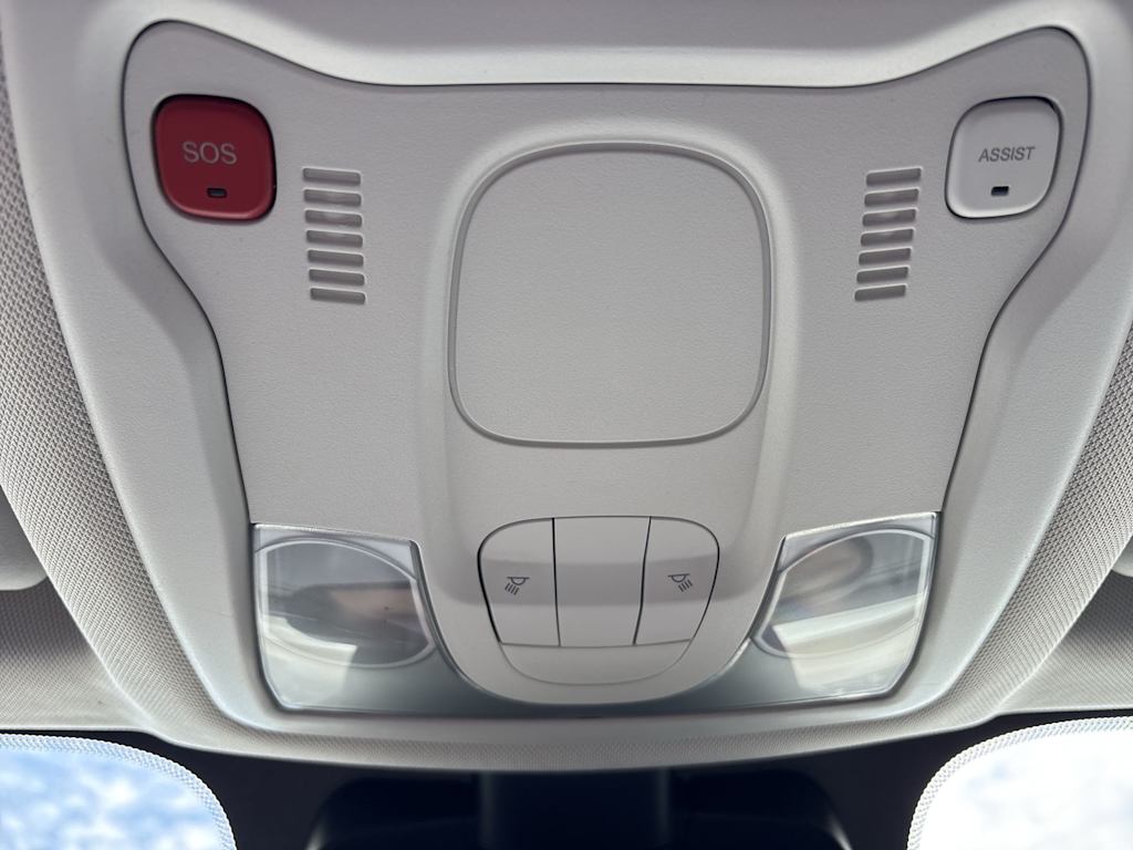 Thumbnail: 2021 Jeep Renegade - 25
