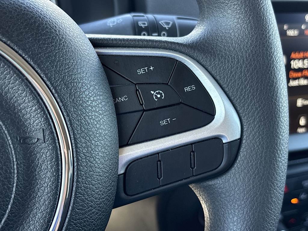 Thumbnail: 2023 Jeep Renegade - 34